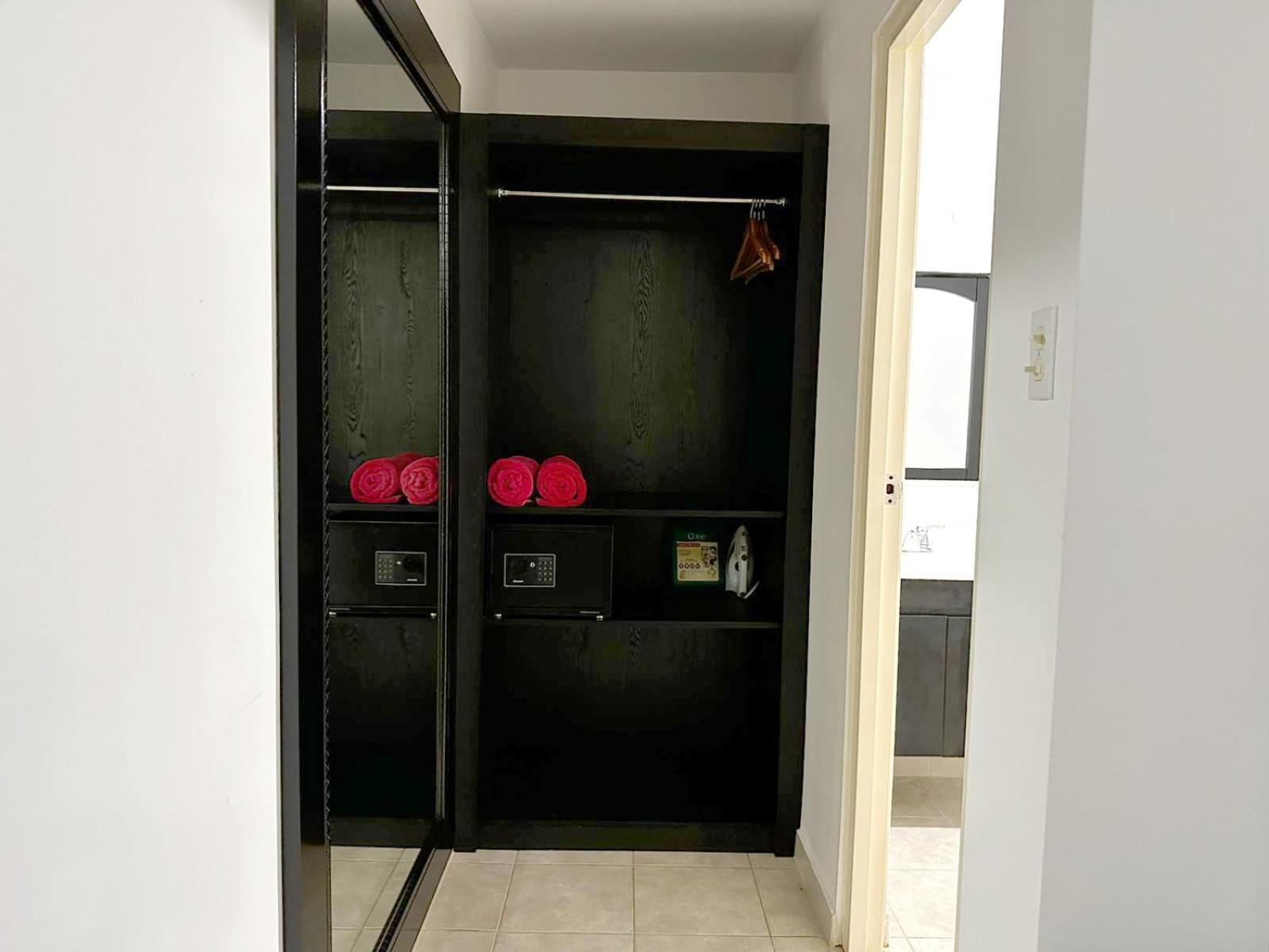 Ladybugs Apartments Palm Beach Exterior photo