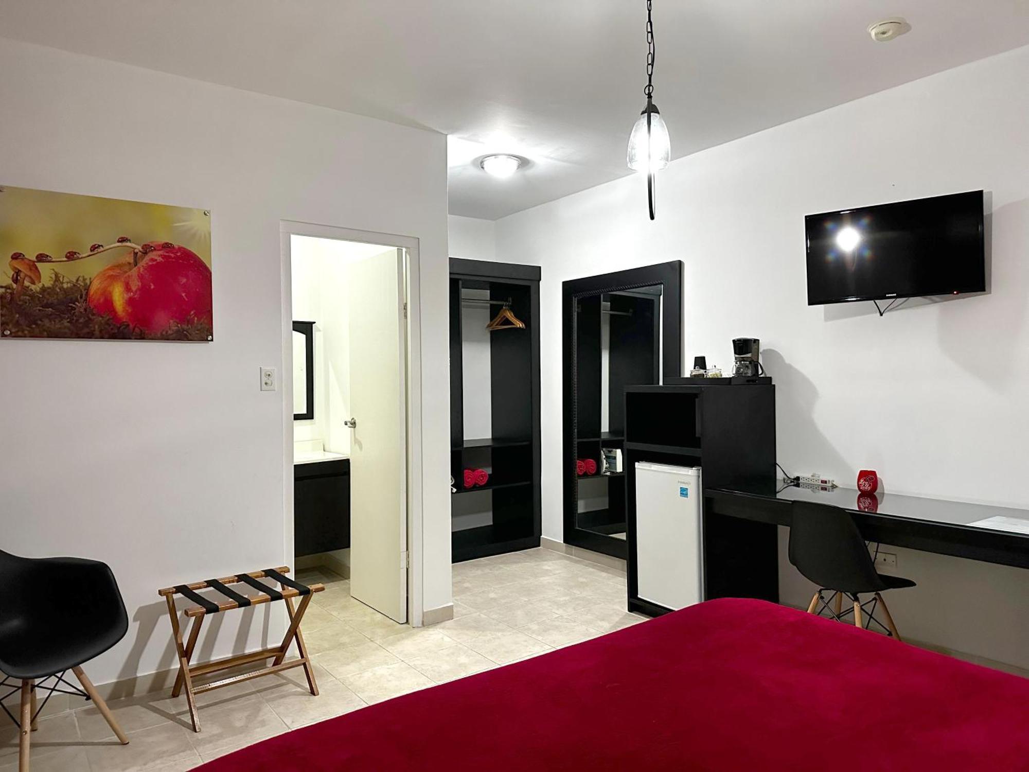 Ladybugs Apartments Palm Beach Exterior photo
